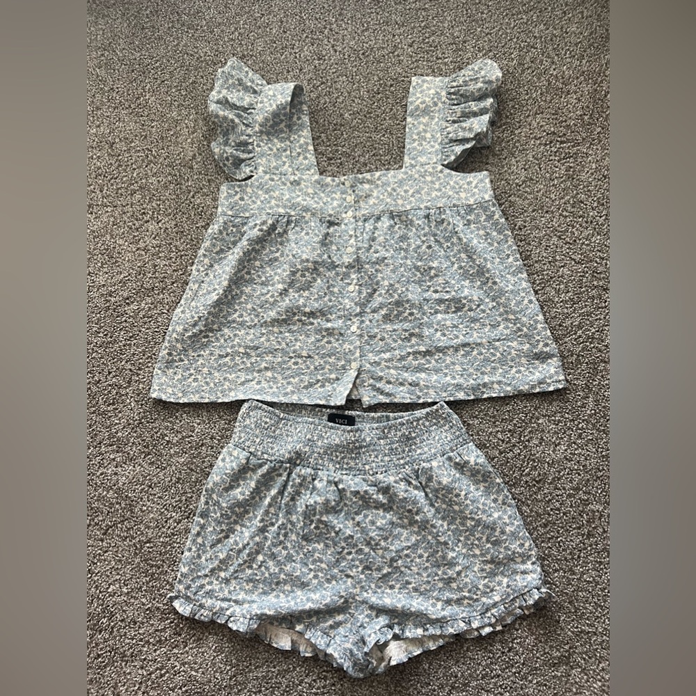 Vici blue floral short set